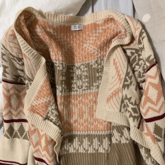Tobi Grey, Peach, Cream Aztec Cardigan size small - Picture 4 of 4